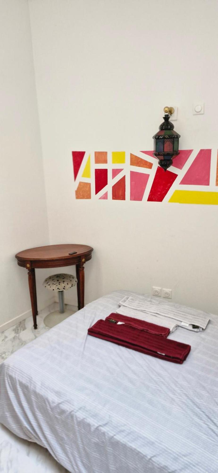 Bed And Breakfast Chez L'Habitant Marseille Rom bilde